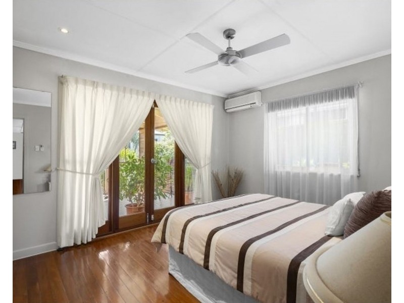 15 Heeb Street, Bundall QLD 4217