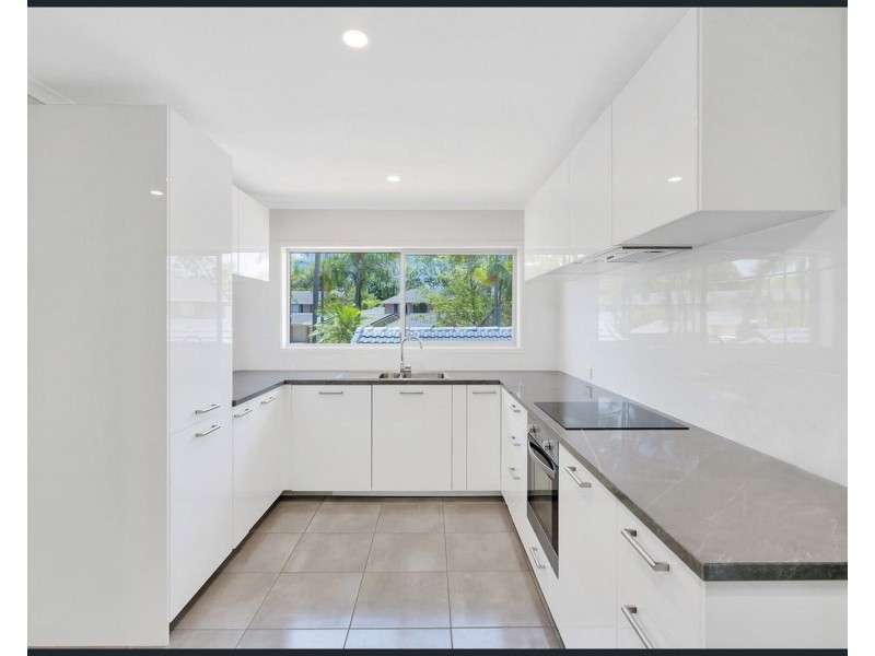 10/82 Lawrence Drive, Nerang QLD 4211