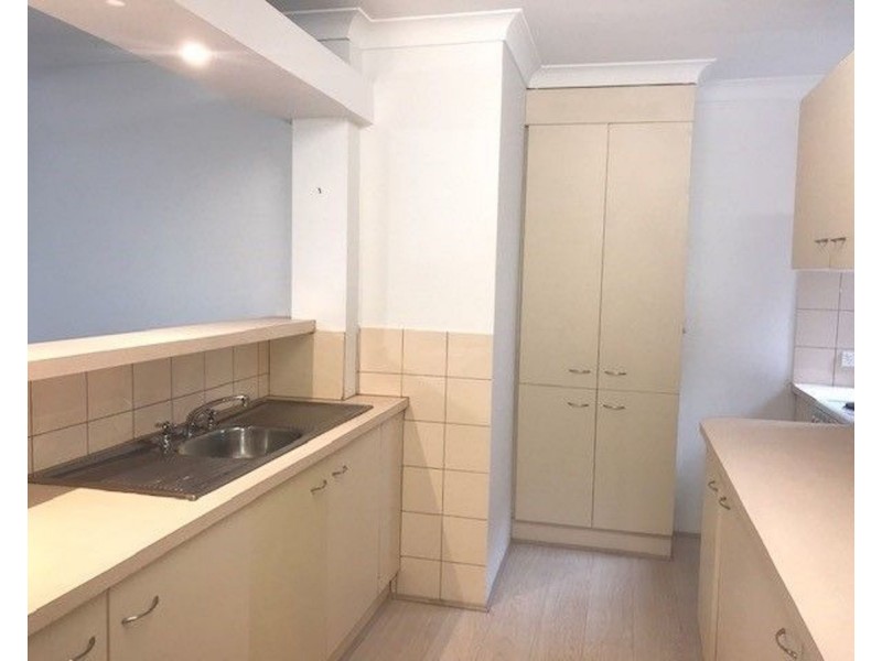 2/15 Markwell Avenue, Surfers Paradise QLD 4217