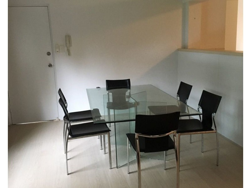 2/15 Markwell Avenue, Surfers Paradise QLD 4217