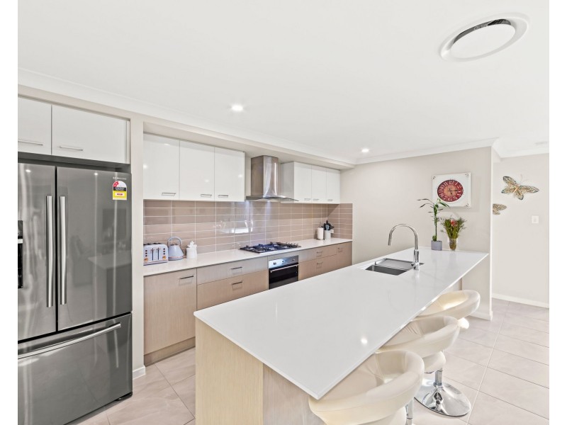 28 Butterleaf Crescent, Pimpama QLD 4209