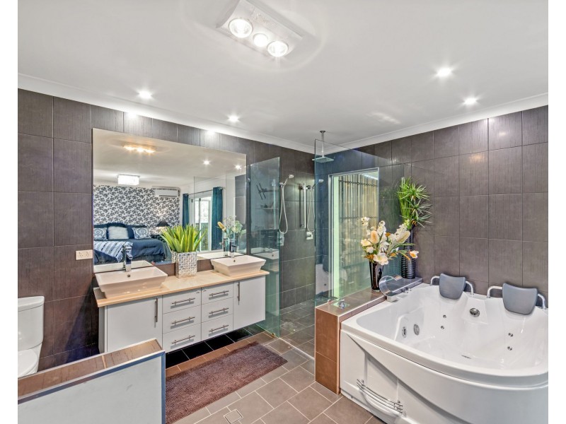 41 Dromana Crescent, Helensvale QLD 4212