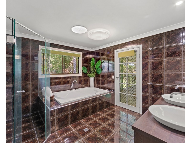 41 Dromana Crescent, Helensvale QLD 4212