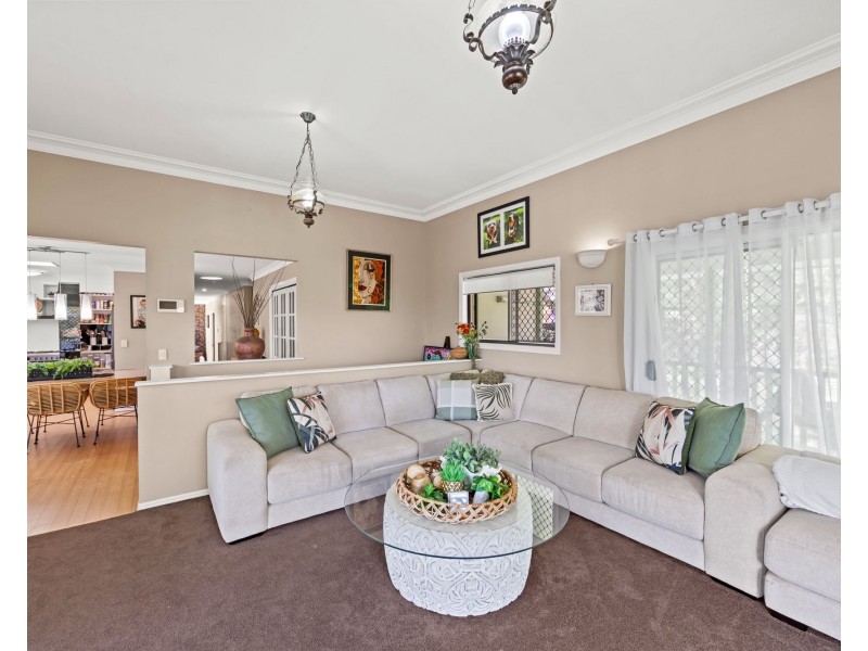 41 Dromana Crescent, Helensvale QLD 4212