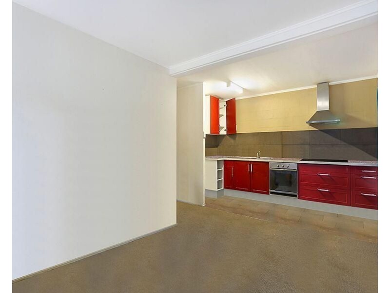 2/23 Sunset Blvd, Surfers Paradise QLD 4217