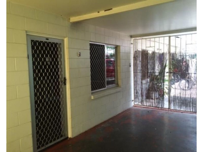 2/23 Sunset Blvd, Surfers Paradise QLD 4217