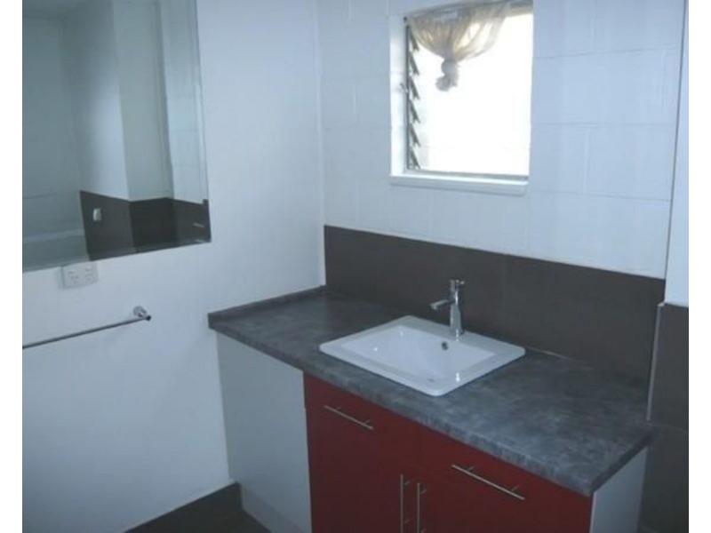 2/23 Sunset Blvd, Surfers Paradise QLD 4217