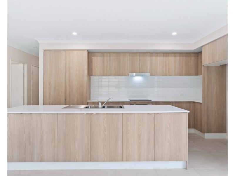 4 Oak Street, Pimpama QLD 4209