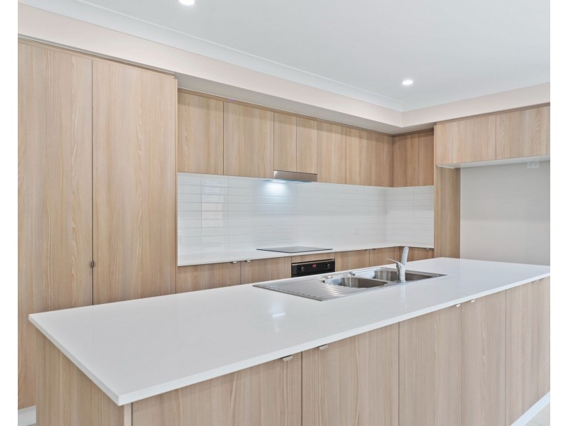 4 Oak Street, Pimpama QLD 4209