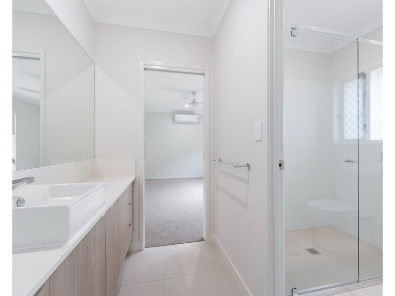 4 Oak Street, Pimpama QLD 4209