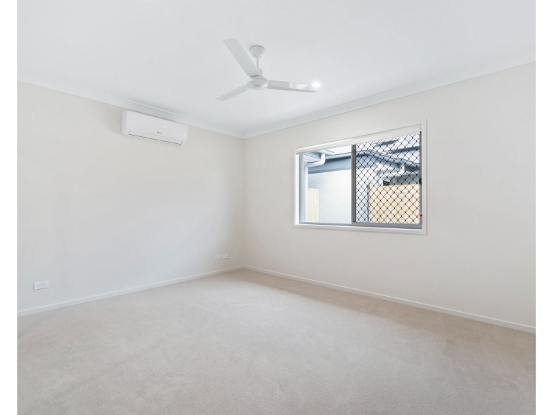 4 Oak Street, Pimpama QLD 4209