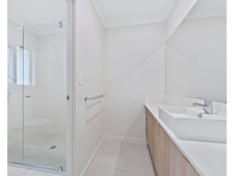 4 Oak Street, Pimpama QLD 4209