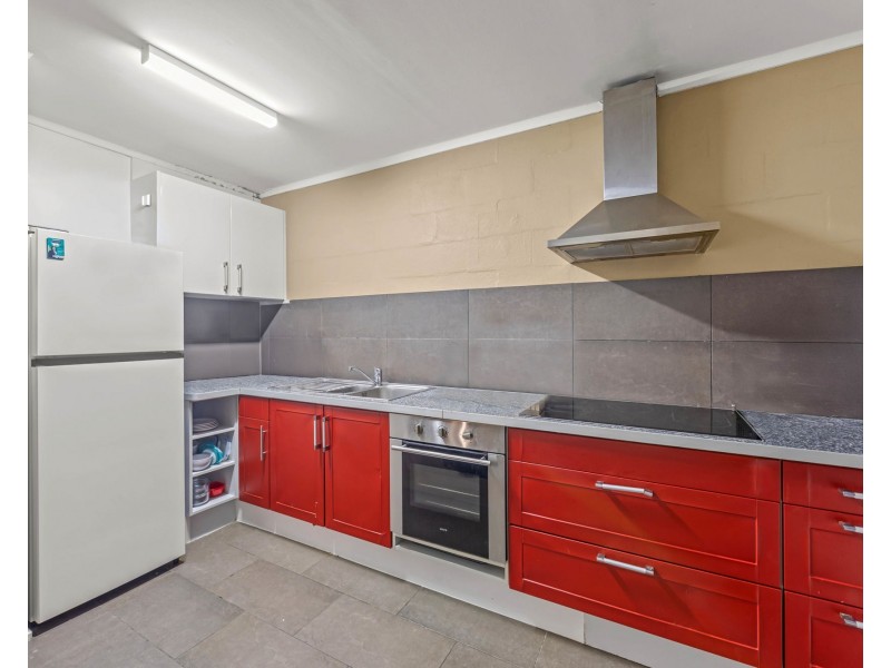 2/23 Sunset Boulevard, Surfers Paradise QLD 4217