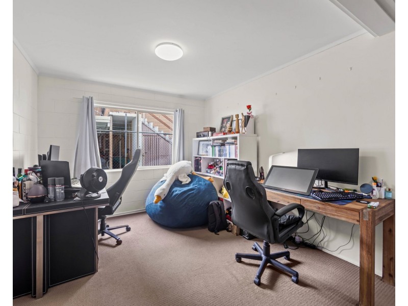 2/23 Sunset Boulevard, Surfers Paradise QLD 4217