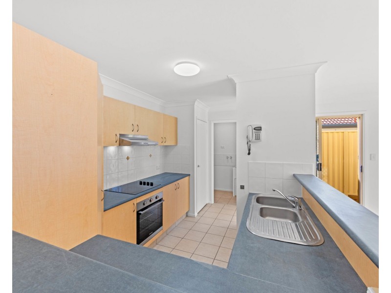 1/173 Government Road, Labrador QLD 4215