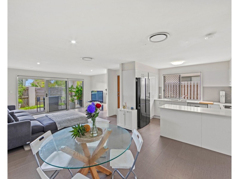 8 La Savina Drive, Coombabah QLD 4216