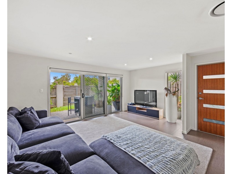 8 La Savina Drive, Coombabah QLD 4216