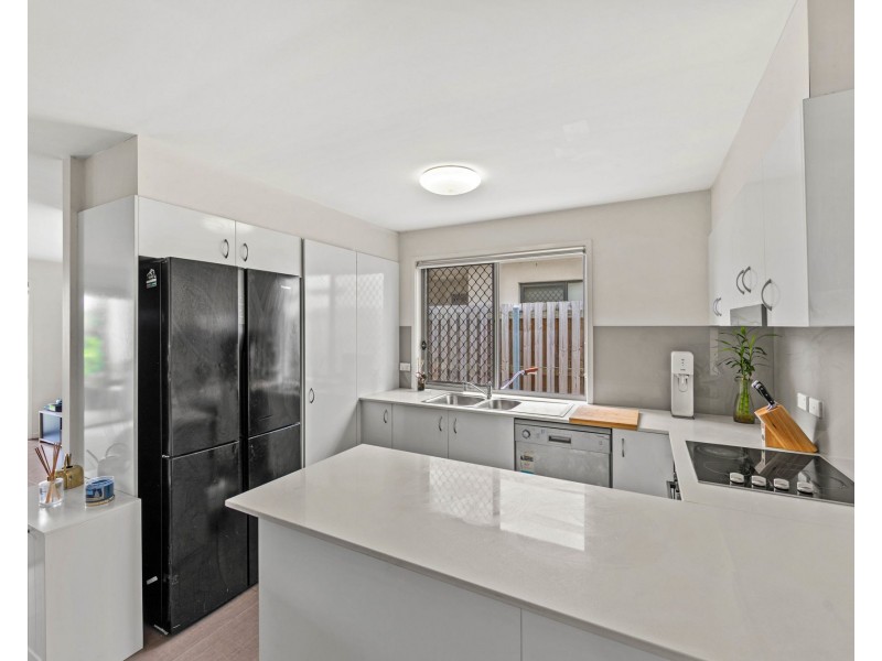 8 La Savina Drive, Coombabah QLD 4216