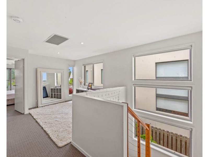 8 La Savina Drive, Coombabah QLD 4216