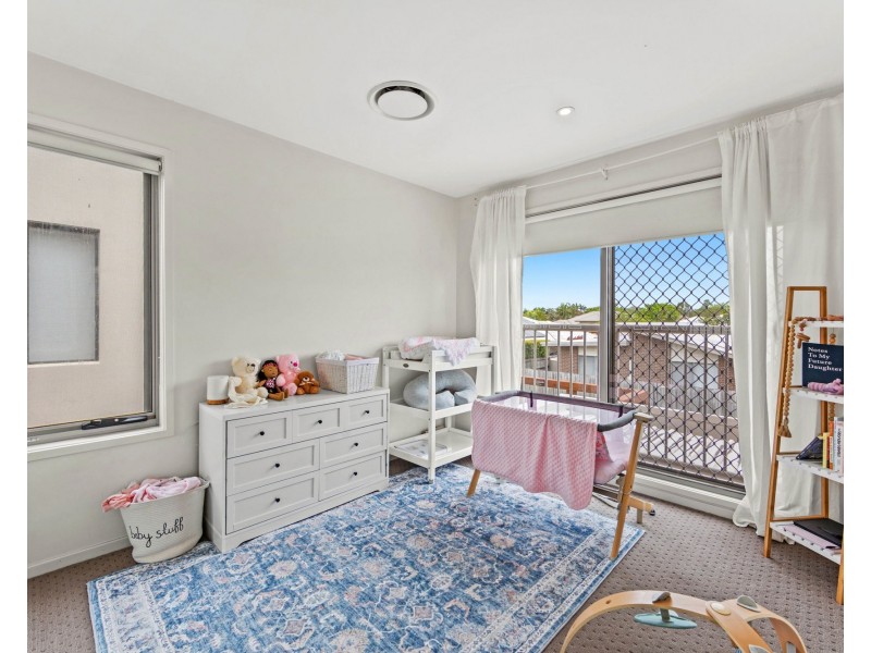8 La Savina Drive, Coombabah QLD 4216