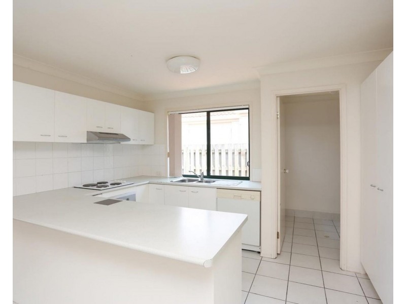 63 Marble Arch Place, Arundel QLD 4214