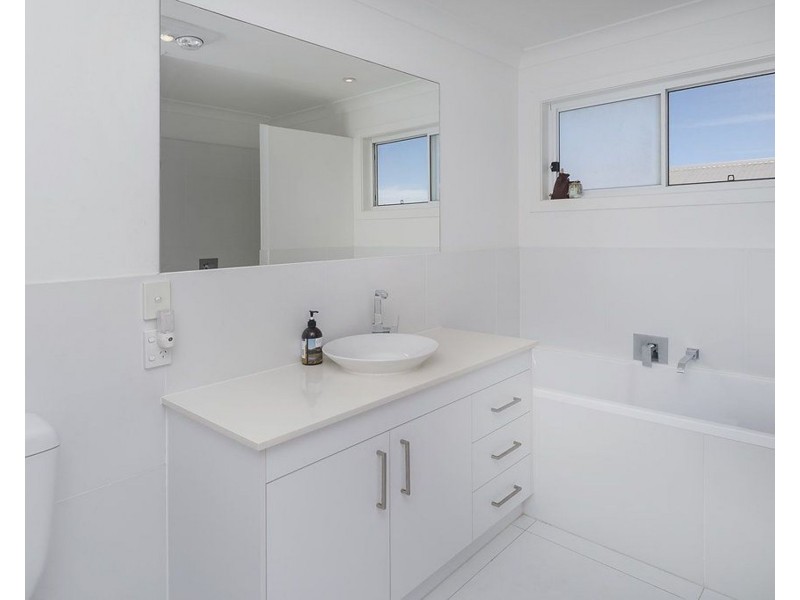 2 Limmen Street, Pimpama QLD 4209