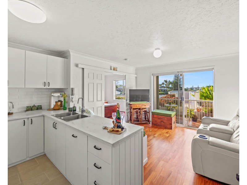 17/11-19 Taylor Street, Biggera Waters QLD 4216