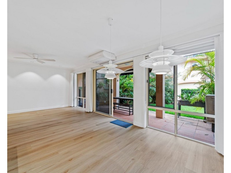 34 John Lund Drive, Hope Island QLD 4212