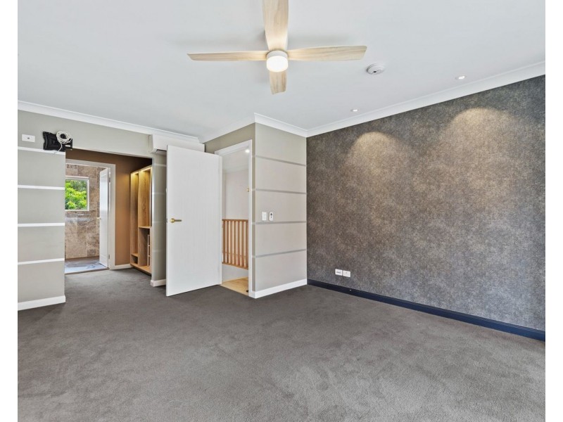 34 John Lund Drive, Hope Island QLD 4212