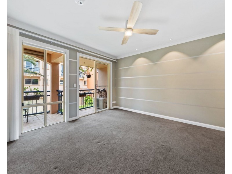 34 John Lund Drive, Hope Island QLD 4212
