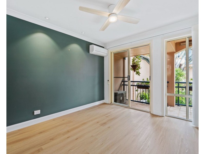 34 John Lund Drive, Hope Island QLD 4212