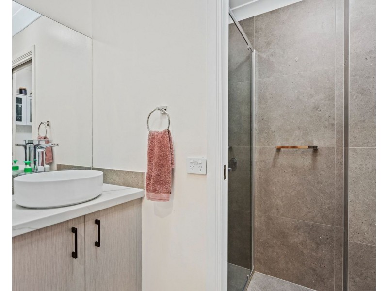 34 John Lund Drive, Hope Island QLD 4212