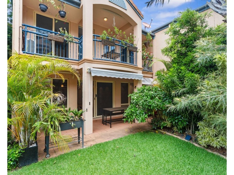34 John Lund Drive, Hope Island QLD 4212