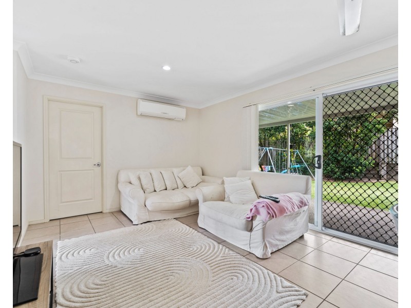 6 McGuire Court, Maudsland QLD 4210