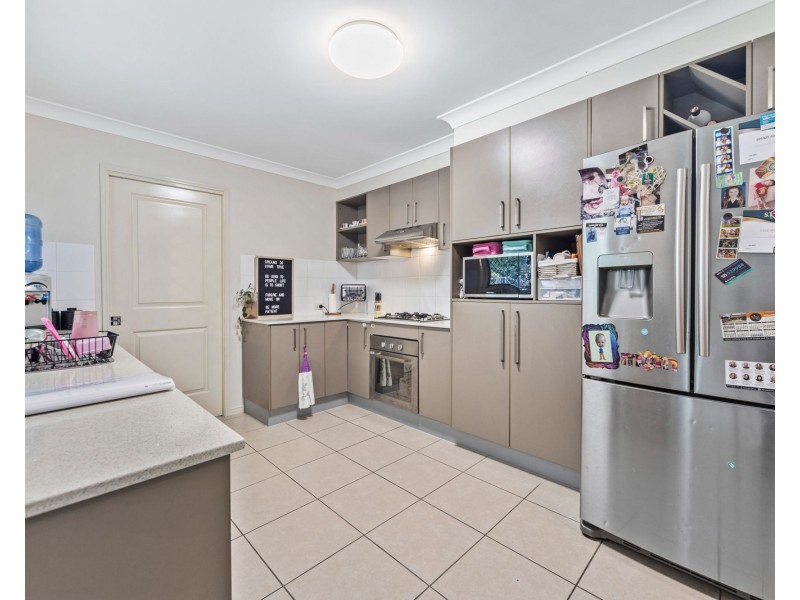 6 McGuire Court, Maudsland QLD 4210