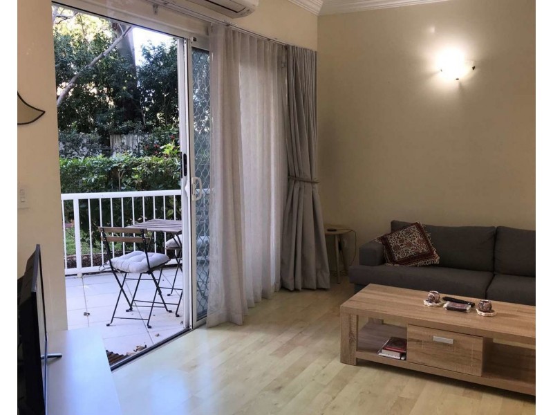 2/4 Saint Kilda Avenue, Broadbeach QLD 4218