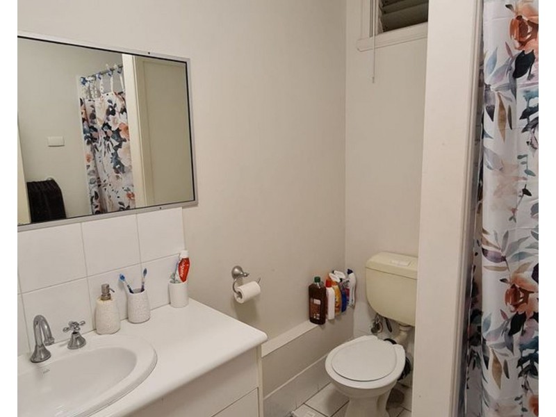 4/39 Sunset Blvd, Surfers Paradise QLD 4217