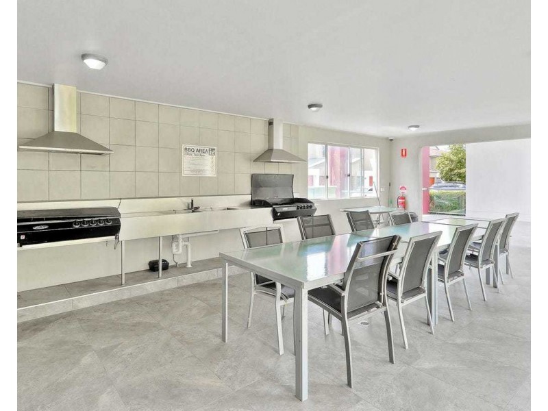 1015/33 Clark Street, Biggera Waters QLD 4216