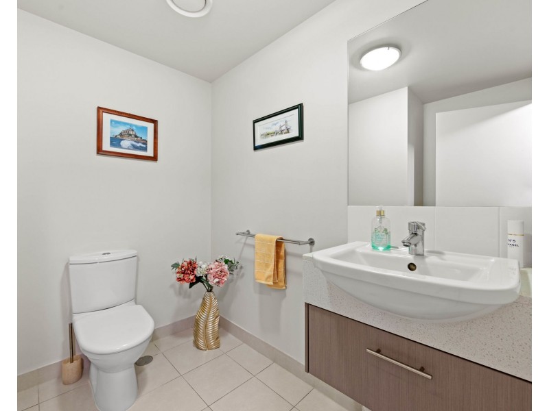 2106/2 Activa Way, Hope Island QLD 4212