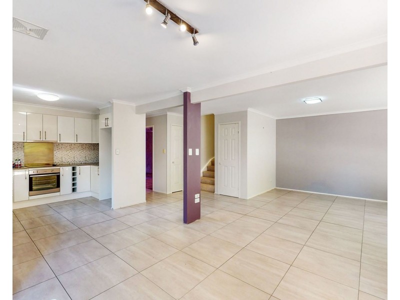 2/36 Billington Street, Labrador QLD 4215