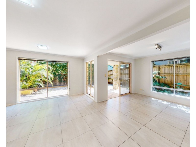 2/36 Billington Street, Labrador QLD 4215