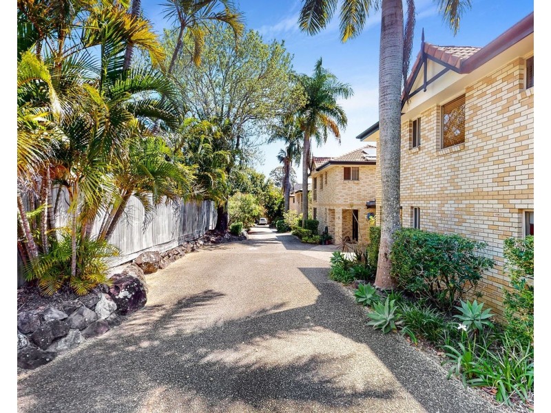2/36 Billington Street, Labrador QLD 4215