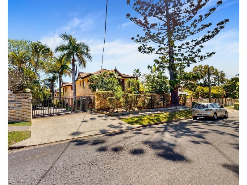 2/36 Billington Street, Labrador QLD 4215