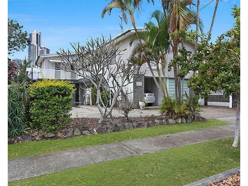 2/23 Sunset Blvd, Surfers Paradise QLD 4217