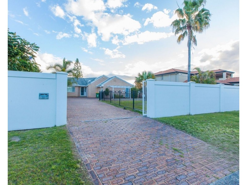 14 Cabana Blvd, Benowa QLD 4217