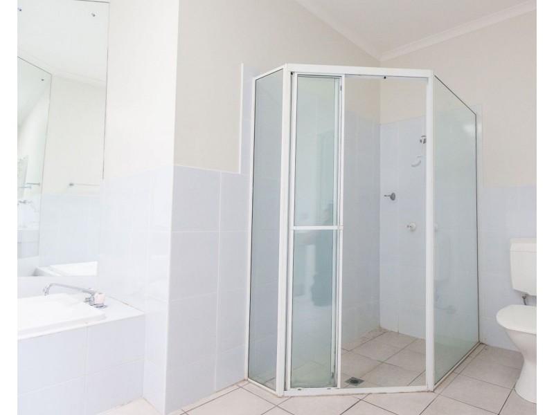 14 Cabana Blvd, Benowa QLD 4217