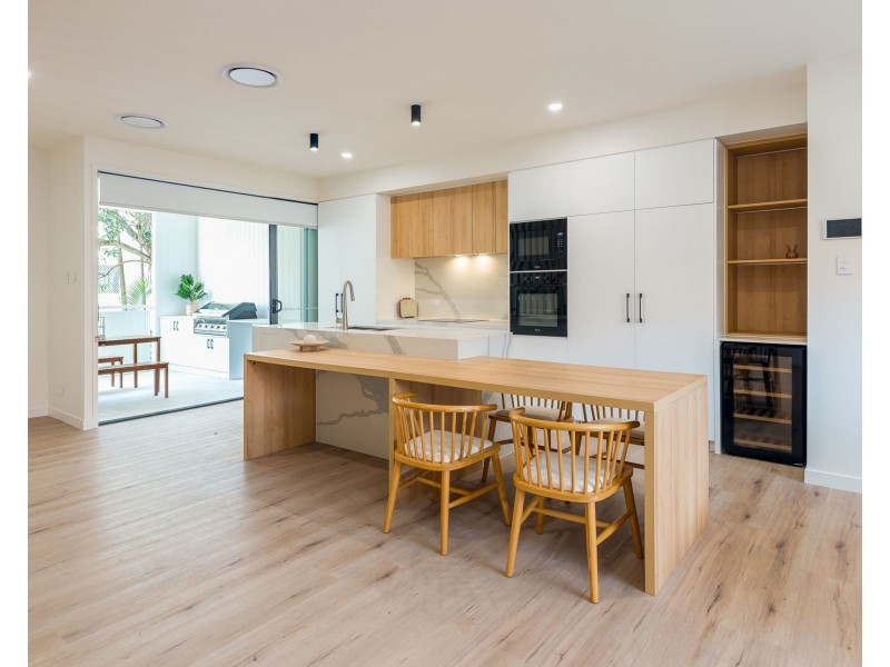 6/8 Miles Street, Coolangatta QLD 4225