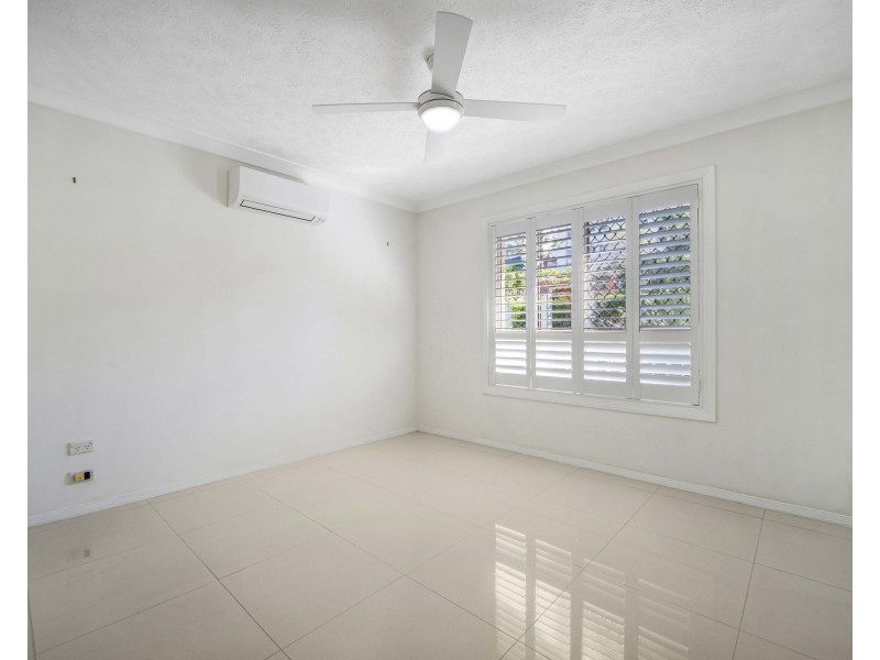 1/36-38 Dutton Street, Coolangatta QLD 4225