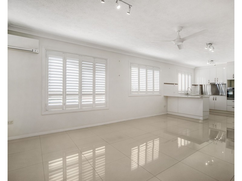 1/36-38 Dutton Street, Coolangatta QLD 4225