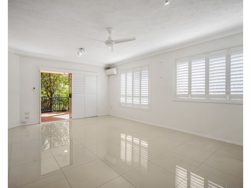 1/36-38 Dutton Street, Coolangatta QLD 4225